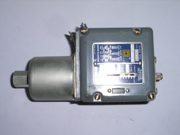 SWITCH P/N D 9012 ACW-3