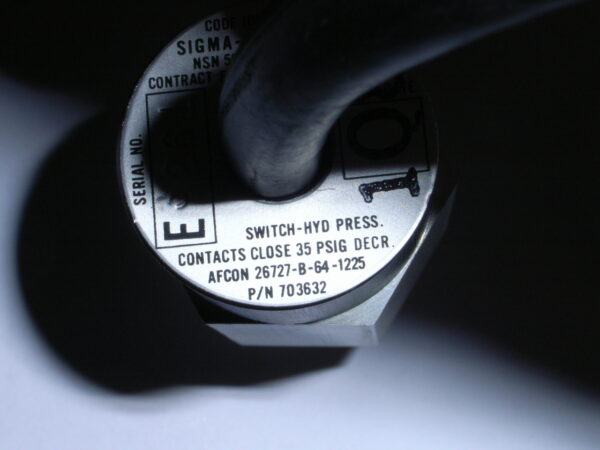 SWITCH, PRESSURE P/N 703632 - Image 3